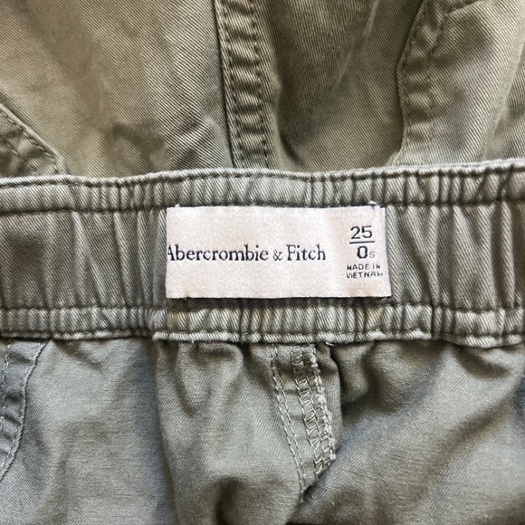 Abercrombie & Fitch Hi Rise Relaxed Utility Cargo Pants Army Green Size 25 - Picture 3 of 4
